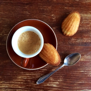 Madeleines mit Kaffee